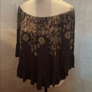 Ecote 3/4 sleeve top - elastic neckline- cute!